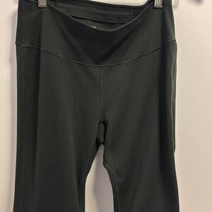 UNIQLO BLACK FLARE ATHLETIC PANTS SIZE MEDIUM ALSO HAVE SIZE LARGE NO POCKETS